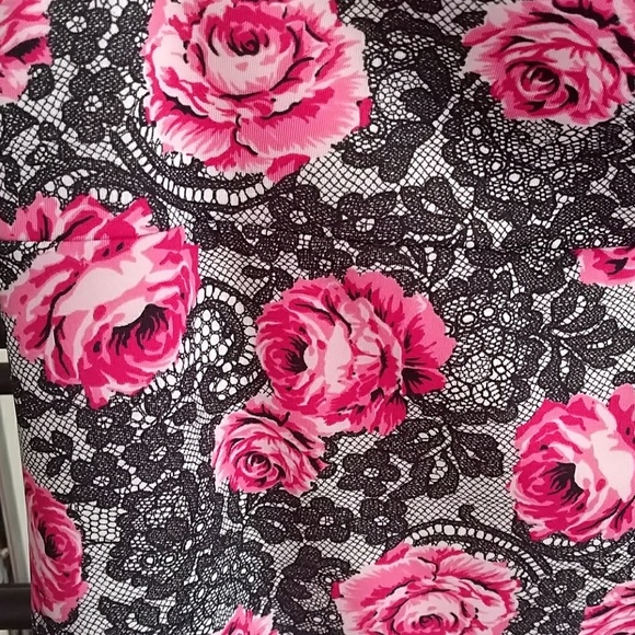 EUC Pencil skirt - Picture 2 of 2